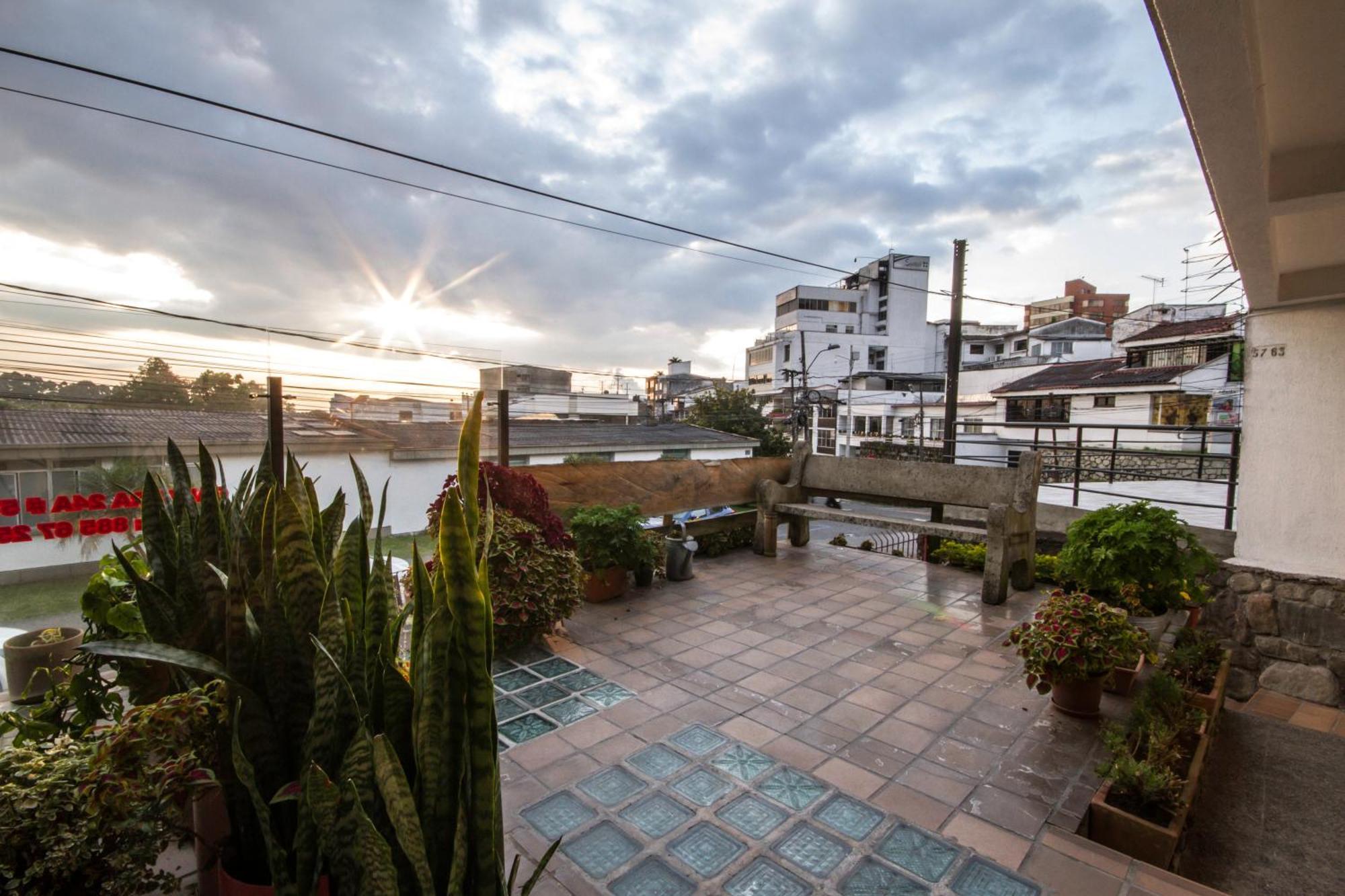 Hostal De La 57 Manizales Eksteriør bilde